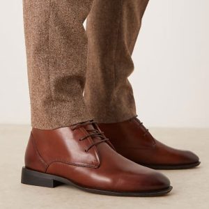 lace up chukka boots in tan leather