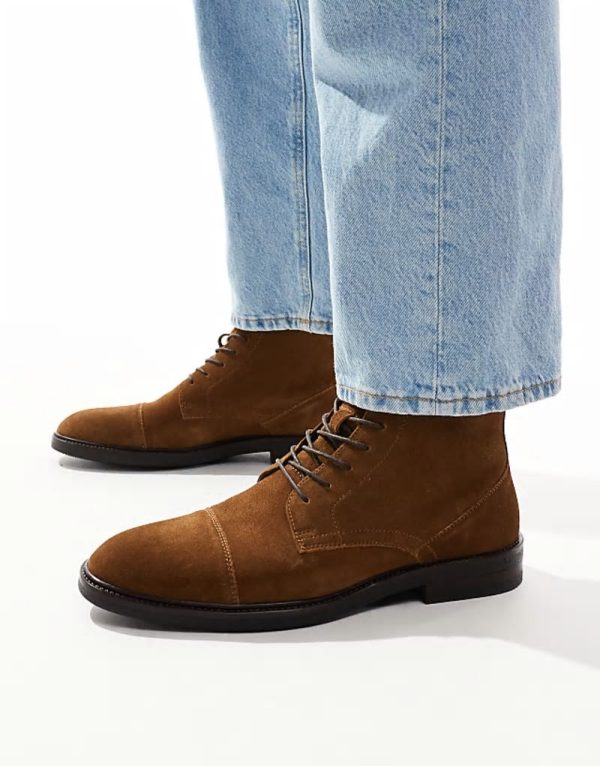 lace up boots in tan suede