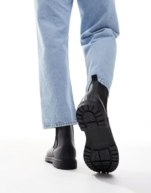 Dalton chelsea boots in black - Image 2
