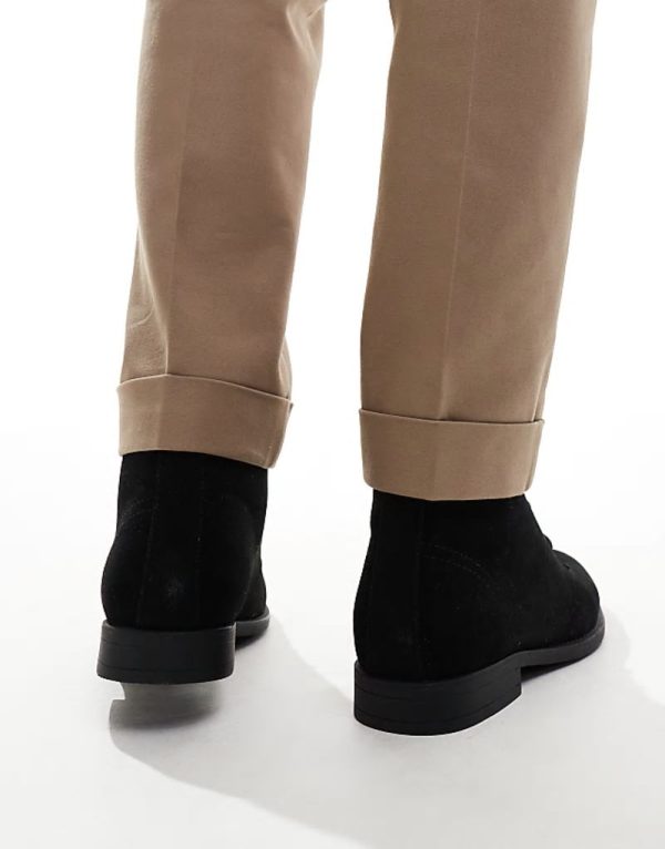 lace up chukka boots in black - Image 4