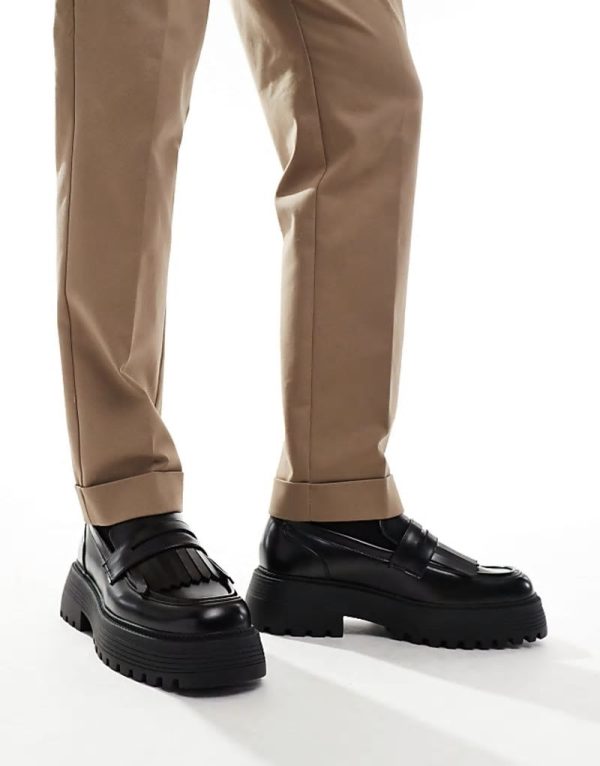 chunky loafers in black with fringing - Image 3