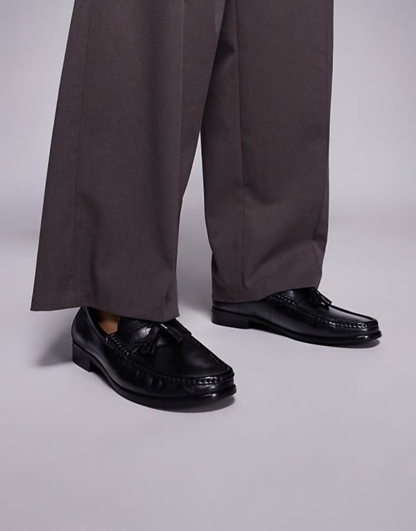 Tino tassel loafer in black leather