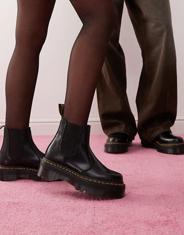 unisex 2976 Quad chelsea boots in black polished smooth leather