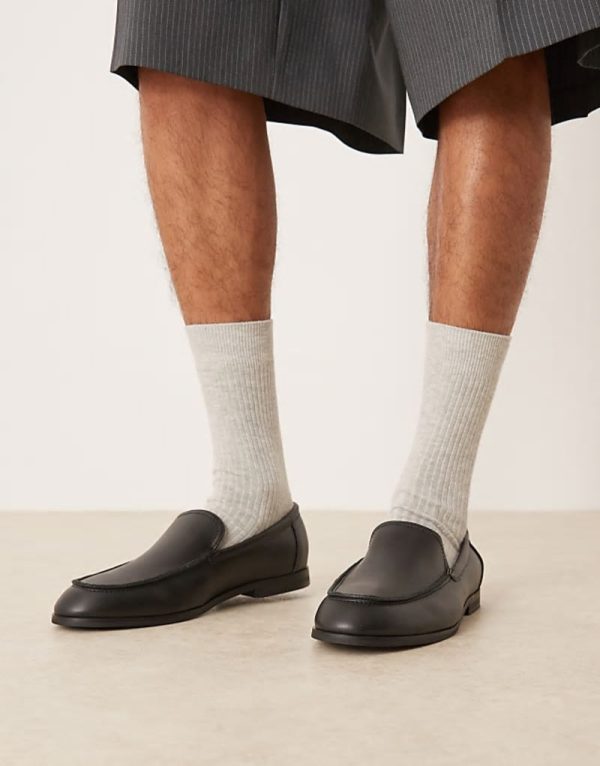 loafers in black