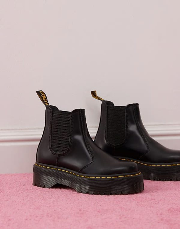 unisex 2976 Quad chelsea boots in black polished smooth leather - Image 2