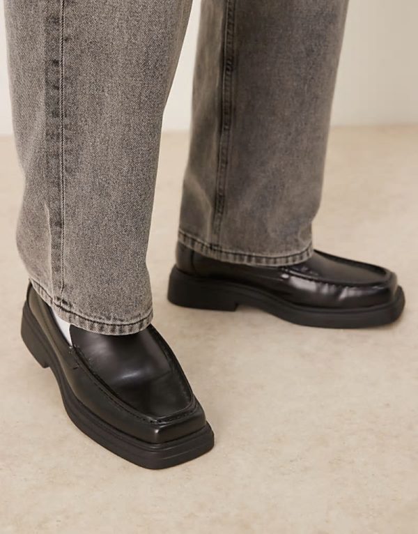 loafers with square toe in black - Image 3