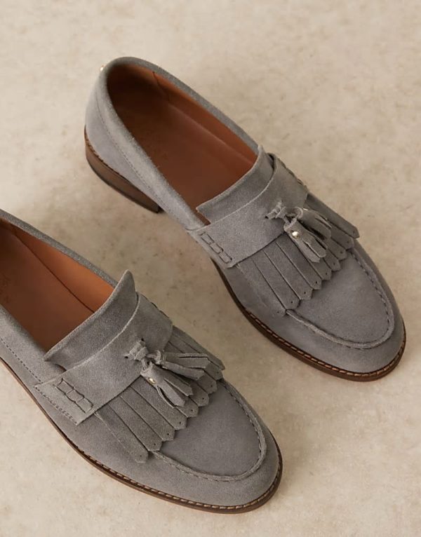 loafers in grey suede with fringe and tassel detail