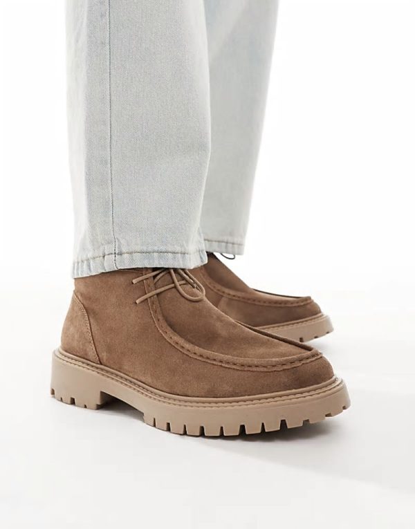 lace up boots in brown suede with chunky sole and apron toe