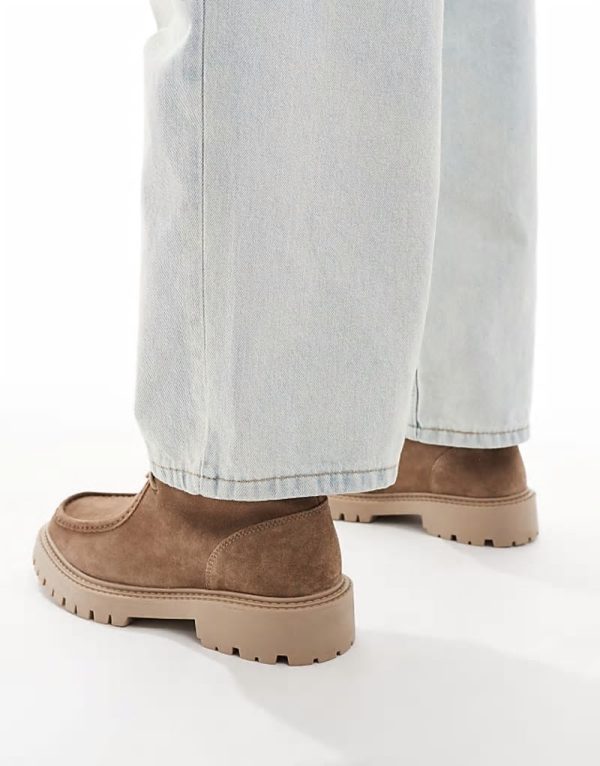 lace up boots in brown suede with chunky sole and apron toe - Image 4