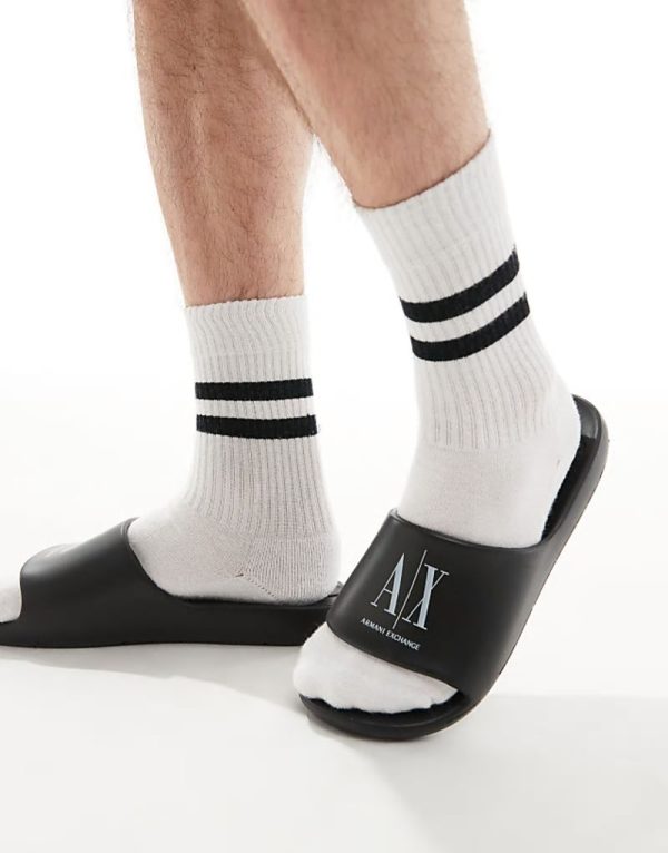 logo sliders in black/white