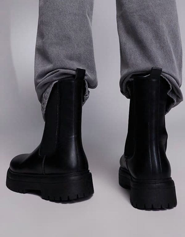 High quality chelsea boots in black with chunky sole - Image 4