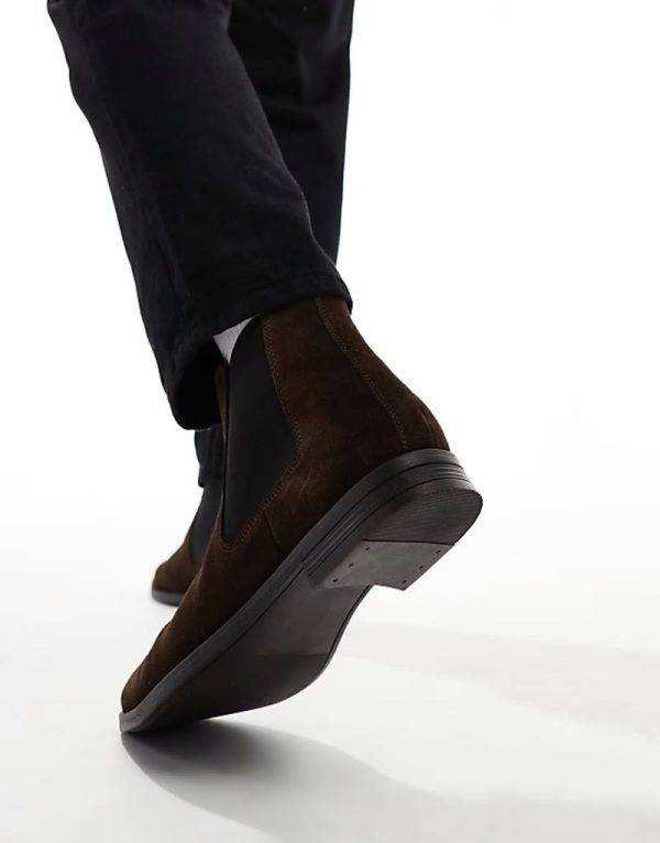 chelsea boots in brown suede - Image 3