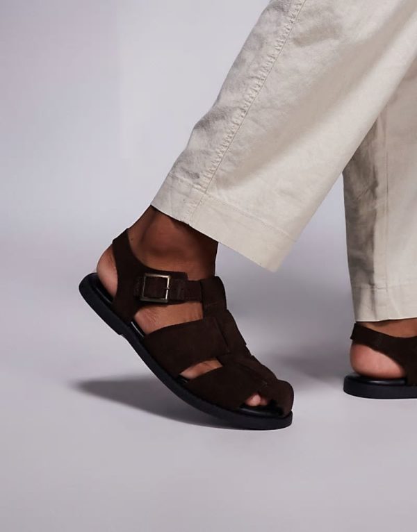 closed fisherman sandals in brown suede