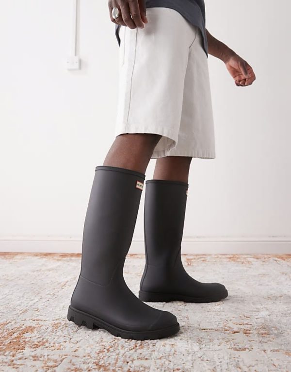 Downpour tall wellington boots in black