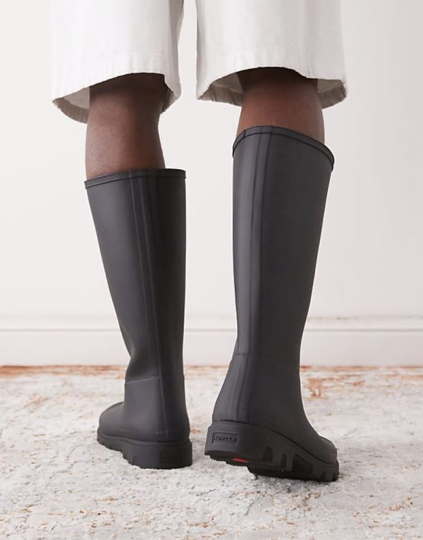 Downpour tall wellington boots in black - Image 2