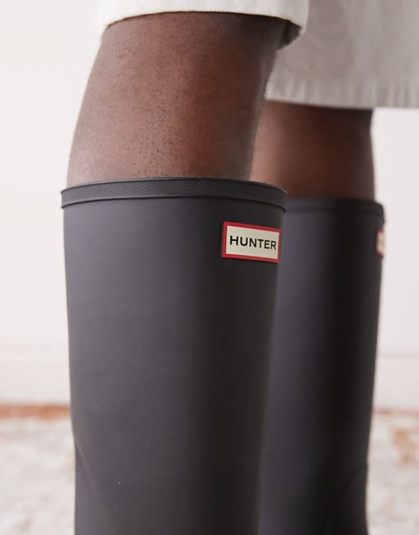 Downpour tall wellington boots in black - Image 3