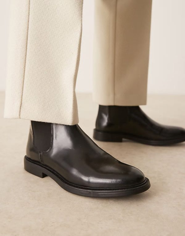 chelsea boots in black polish leather - Image 2