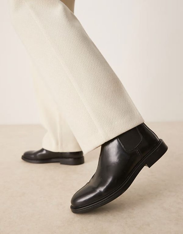 chelsea boots in black polish leather - Image 3