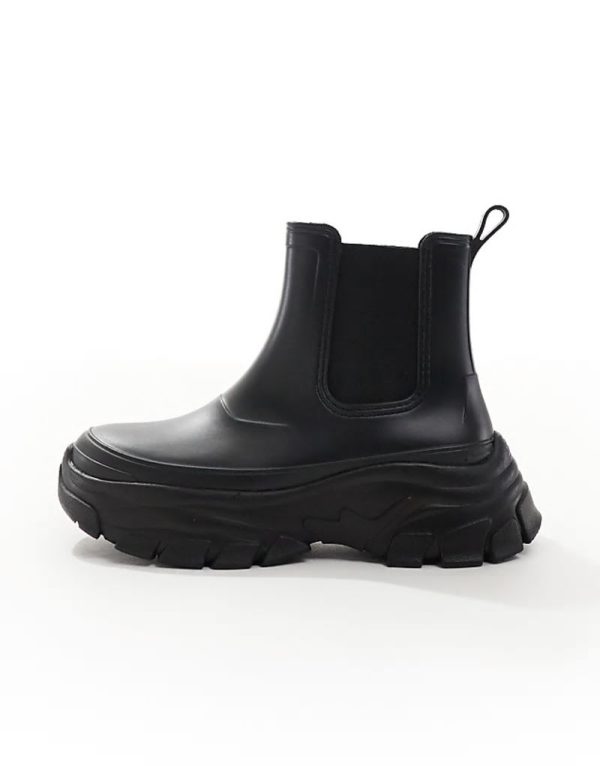 chelsea wellington boots in black with chunky sole - Image 2