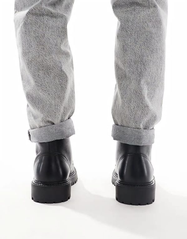 boots in black leather with zip - Image 3