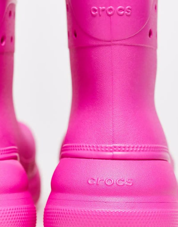 Unisex Crush rain boot in pink - Image 2