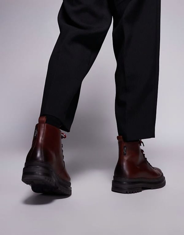 eagle hiker boots in brown - Image 3